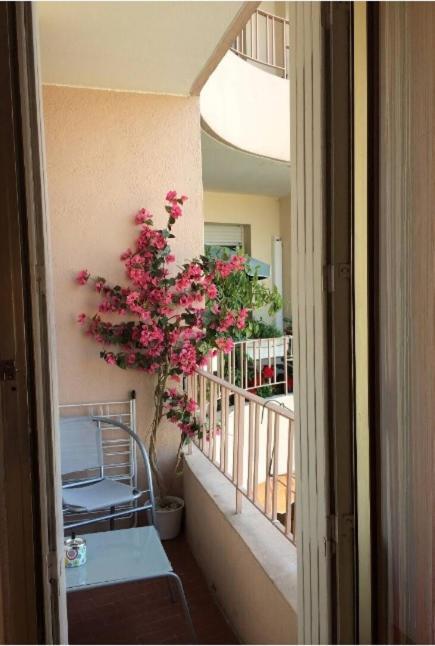 Studios A Golfe Juan ภายนอก รูปภาพ